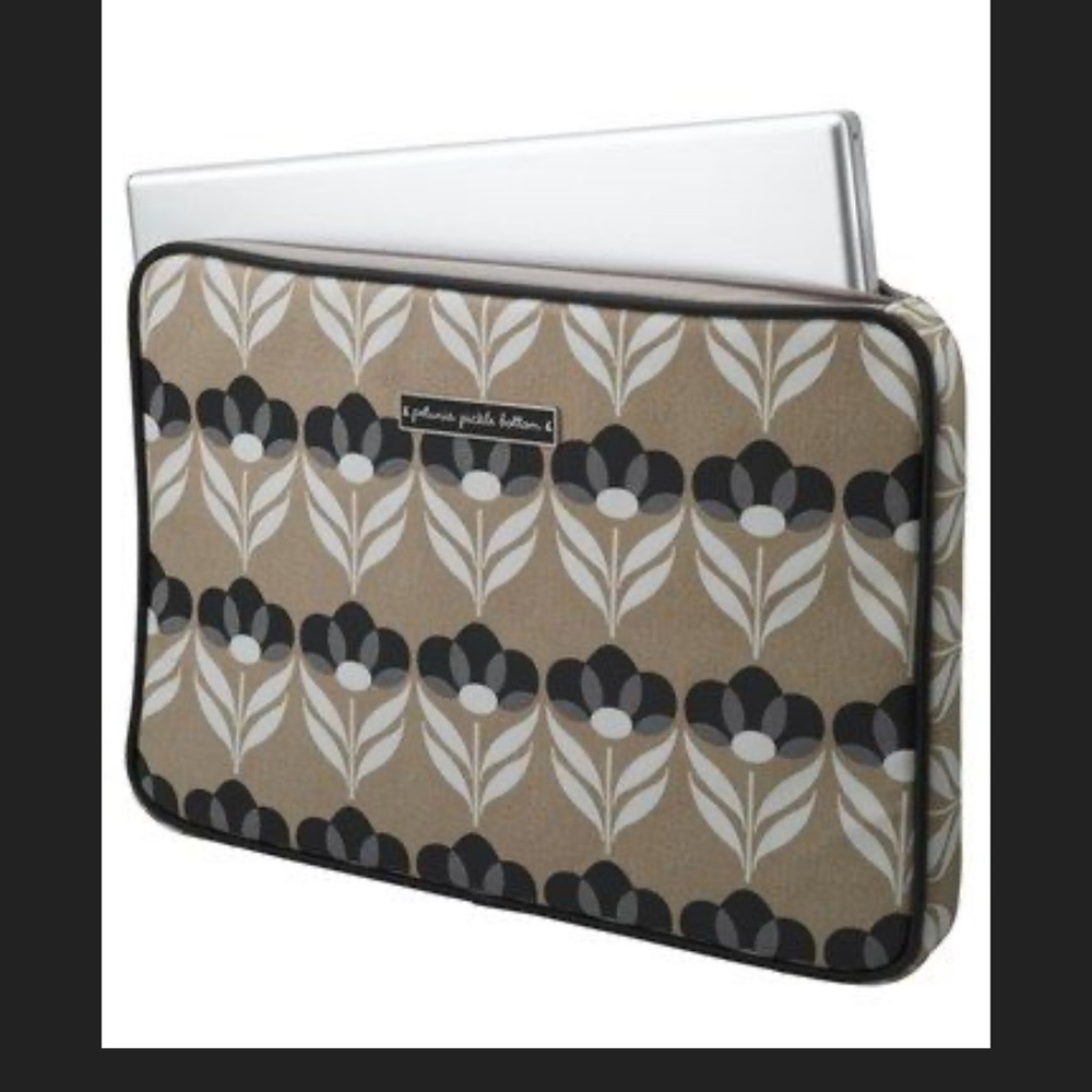 NWT Carried Away Midnight in Malmo Laptop Case